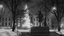 1952: Juletreet tent på Universitetsplassen ved Karl Johans gate (Scanpix)