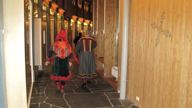 Sametingets korridor (Foto: Thro Thrane/NRK) Sametingets korridor (Foto: Thro Thrane/NRK)