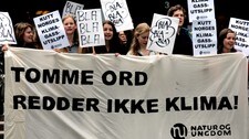 Natur og Ungdom i miljødemonstrasjon (Foto: Poppe, Cornelius/SCANPIX) Natur og Ungdom i miljødemonstrasjon (Foto: Poppe, Cornelius/SCANPIX)