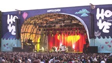 Scenen på Hovefestivalen (Foto: Scanpix)