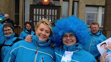 Streikevakter foran rådhuset i Bodø  (Foto: Knut Haarvik/NRK)