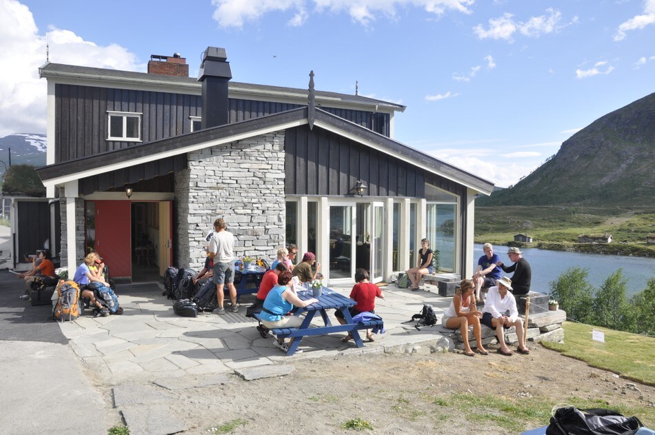 Rolig sommerdag ved Gjendesheim
