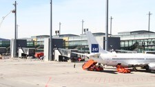 SAS-fly på Gardermoen (Foto: Jonas Sætre/NRK) SAS-fly på Gardermoen (Foto: Jonas Sætre/NRK)