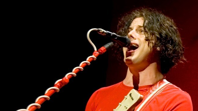 Jack White og White Stripes i 2007 (Foto: STEPHEN CHERNIN/AP)