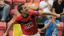 Michael Owen scoret sitt første tellende mål for Manchester United mot Wigan (Foto: NIGEL RODDIS/REUTERS)