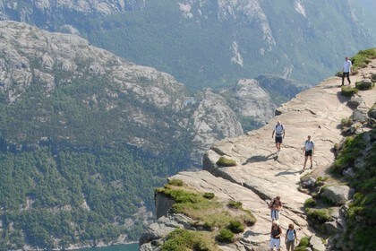 På hjemvei fra Preikestolen