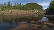 Kan bli Norges beste lakseelv - Mandalselva kan bli Norges beste lakseelv. Fredag ble det klart at Agder Energi må sørge for mer vann i elveløpet forbi Laudal kraftverk. Dermed blir det lettere for laksen å komme høyere opp i elva.