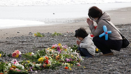 Ett år etter tsunamien (Foto: KIM KYUNG-HOON/Reuters) Ett år etter tsunamien (Foto: KIM KYUNG-HOON/Reuters)