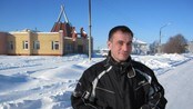 Aleksandr Paul utenfor det som i flere år var hans arbeidsplass.