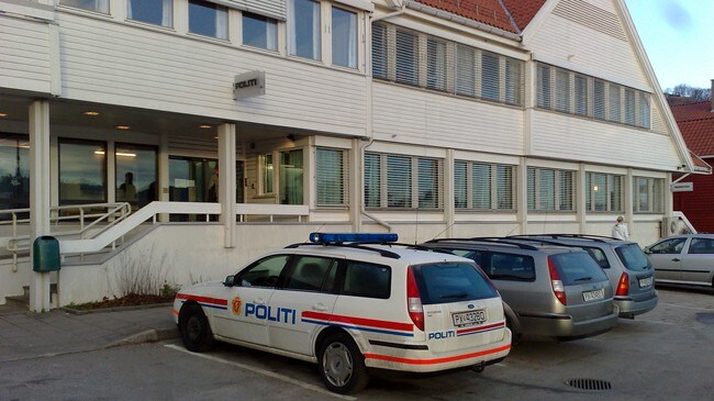 Mandal politistasjon (Foto: Odd Rømteland/NRK) Mandal politistasjon (Foto: Odd Rømteland/NRK)