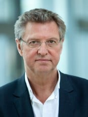 Ove Narvesen (Foto: Hans Fredrik Asbjørnsen) Ove Narvesen (Foto: Hans Fredrik Asbjørnsen)