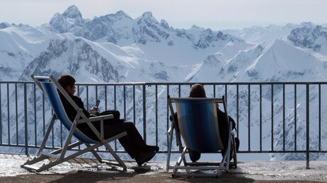 Pause i solen (Foto: DDP/JOHANNES SIMON GERMANY OUT/Scanpix/AFP) Pause i solen (Foto: DDP/JOHANNES SIMON GERMANY OUT/Scanpix/AFP)