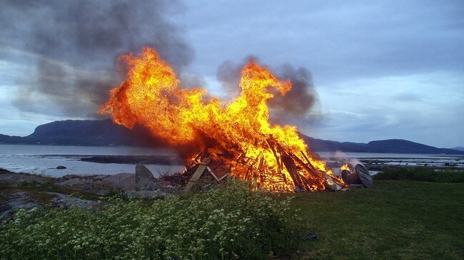 St.Hans feiring på Uthaug (Foto: Torill Dalehavn)