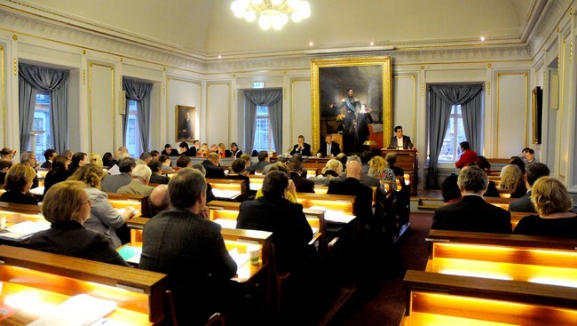Bystyresalen i Bergen (Foto: Tore Sevheim) Bystyresalen i Bergen (Foto: Tore Sevheim)