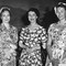 Tremenning dronning Elisabeth II på statsbesøk i Norge i 1955. Prinsesse Ragnhild til venstre.