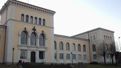 Startar oppussing av universitetsmuseet - Byggestart for rehabiliteringa av Universitetsmuseet i Bergen. Universitetet markerte med å leggja ned ein tidskapsel.