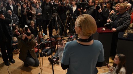 Arnorsdottir annonserer sitt kandidatur (RUV) Arnorsdottir annonserer sitt kandidatur (RUV)