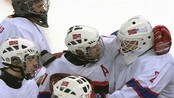 Norge vant etter straffeslag - Med straffeskåringer av Rolf Einar Pedersen og Audun Bakke sikret Norge seieren over Tsjekkia i dagens kjelkehockeykamp.