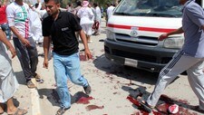 IRAQ-BLAST/ People gather at the site of a bomb attack in Baquba (Reuters/NTB Scanpix) IRAQ-BLAST/ People gather at the site of a bomb attack in Baquba (Reuters/NTB Scanpix)