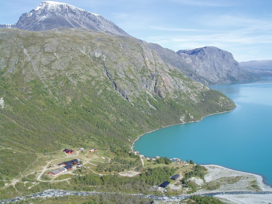 Memurubu og Besseggen i det fjerne