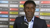 - Det er rasistisk - Makhtar Thioune havnet i medienes søkelys etter han beskyldte dommeren for rasisme etter lørdagens kamp mellom Viking og Brann. Her forlater han stadion lørdag kveld - tydelig irritert. Bilder med tillatelse fra C More.