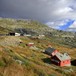 Hallingskeid turisthytte ligger like ved jernbanen og har egen stasjon