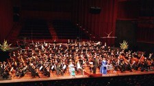 Oslo Filharmoniske Orkester vurderer å spille med den som vinner musikkonkurransen (Foto: Sigurdsøn, Bjørn/SCANPIX) Oslo Filharmoniske Orkester vurderer å spille med den som vinner musikkonkurransen (Foto: Sigurdsøn, Bjørn/SCANPIX)