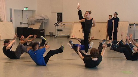 Breaking vs ballett i Operaen (Foto: Lucian Muntean/NRK) Breaking vs ballett i Operaen (Foto: Lucian Muntean/NRK)
