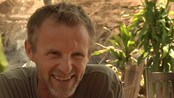 Nesbø om Sønnen - Reporter Helga Tunheim møter Jo Nesbø i Thailand, 2014. Her forteller han om sin nyeste bok Sønnen.