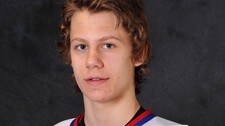 Sondre Olden blir lagt merke til (Foto: Matthew Manor/Matthew Manor/HHOF-IIHF Images) Sondre Olden blir lagt merke til (Foto: Matthew Manor/Matthew Manor/HHOF-IIHF Images)