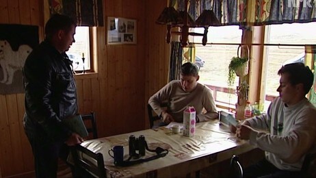 Flyttsamelistas Anders S. Buljo møter velgere (Foto: NRK) Flyttsamelistas Anders S. Buljo møter velgere (Foto: NRK)
