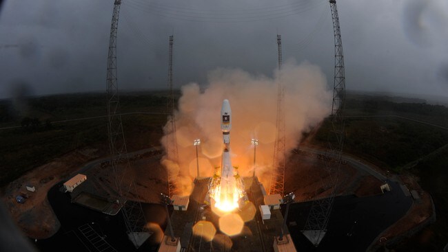SPACE-EUROPE/ Handout photo of Soyuz VS01 as it lifts off carrying the first two satellites in Europe's Galileo global positioning system, at the Guiana Space Center in Sinnamary, (Foto: HO/Reuters) SPACE-EUROPE/ Handout photo of Soyuz VS01 as it lifts off carrying the first two satellites in Europe's Galileo global positioning system, at the Guiana Space Center in Sinnamary, (Foto: HO/Reuters)