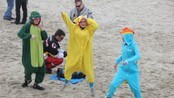 Harlem Shake på Hellestø - Se, de danser Harlem Shake på Hellestøstranden