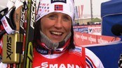 Bjørgen snakker om det første gullet i ski-VM - Se intervjuet med Marit Bjørgen etter sprintseieren i ski-VM i Val di Fiemme.