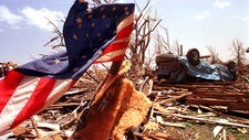 Tornado USA mai 1999 (Foto: KES GILHOME/AP) Tornado USA mai 1999 (Foto: KES GILHOME/AP)