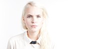 La Linnéa leve - Episode 1 - I første episode av "La Linnéa Leve" tar Andreas Øverland med seg Linnéa Myhre med til en healer. Kan alternativ behandling gi henne et snev av lys i hverdagen?
