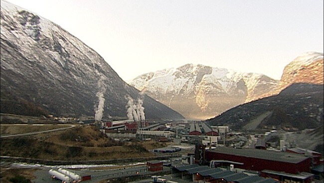 Metallverket i Øvre Årdal. (Foto: NRK)
