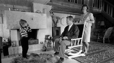 Willy Brandt i sin nyinnkjøpte hytte ved Hamar i 1967 (Foto: Storløkken / Aktuell/Scanpix)