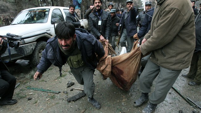 Skyting i Kabul (Foto: Behrouz Mehri/Scanpix/AFP) Skyting i Kabul (Foto: Behrouz Mehri/Scanpix/AFP)