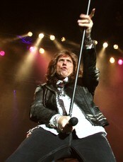 David Coverdale i Whitesnake i Arenum i Bergen (Foto: Roy Hilmar Svendsen/NRK)