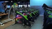 Skeptisk til spinning for barn - Treningssenteret Elixia i Vågsbygd i Kristiansand har kjøpt inn 10 små spinningsykler og vil nå tilby spinning til barn fra 10-års alderen. Kritikerne frykter at dette kan gi barna et usunt kroppsfokus.