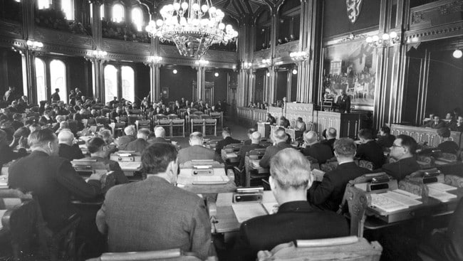 Stortinget diskuterer EEC-saken i 1962 (Foto: Aaserud, Ivar/SCANPIX) Stortinget diskuterer EEC-saken i 1962 (Foto: Aaserud, Ivar/SCANPIX)