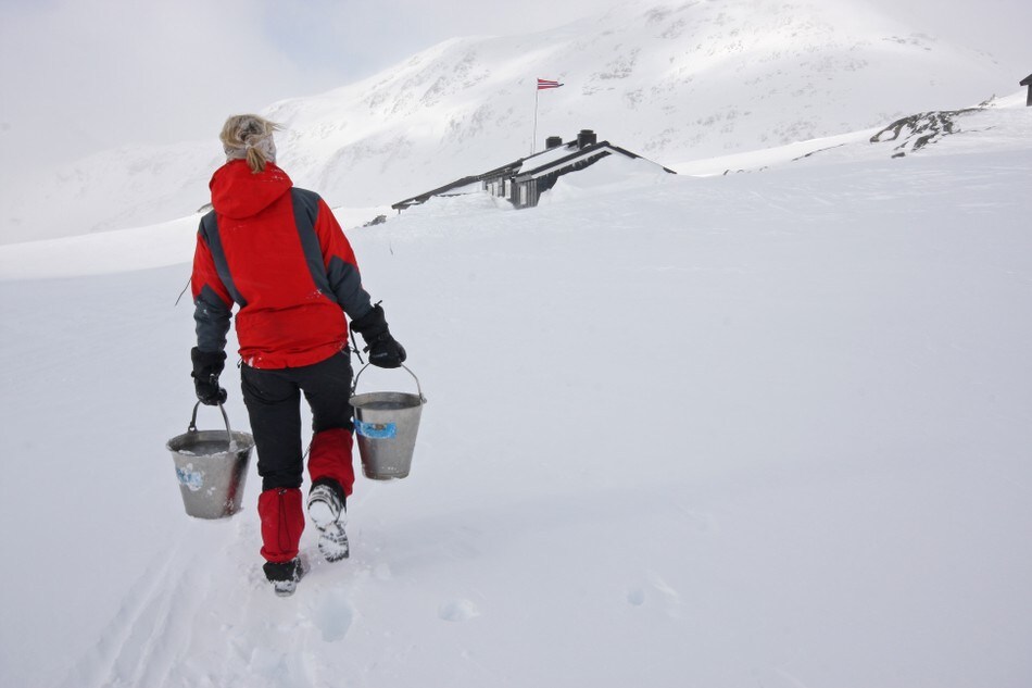 Vannhenting på Olavsbu, påsken 2008
