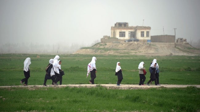 Afghanistan skole jenter (Foto: JOHANNES EISELE/Afp) Afghanistan skole jenter (Foto: JOHANNES EISELE/Afp)