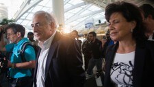 Dominique Strauss-Kahn og kona Anne Sinclair. (Foto: ALLISON JOYCE/Reuters) Dominique Strauss-Kahn og kona Anne Sinclair. (Foto: ALLISON JOYCE/Reuters)