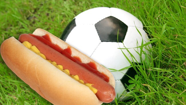 Fotball pølse (Foto: Scanstockphoto)