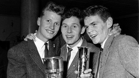 Birger Thingstad, Kåre Rønnes og Eldar Hansen med kongepokal til Rosenborg (Foto: NTB-arkiv/SCANPIX) Birger Thingstad, Kåre Rønnes og Eldar Hansen med kongepokal til Rosenborg (Foto: NTB-arkiv/SCANPIX)