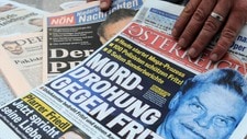 Østerrikske aviser under rettsaken mot Josef Fritzl (Foto: AFP PHOTO / SAMUEL KUBANI)