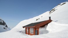 Sikringshytta til Svartvassbu ligger i et snørikt område