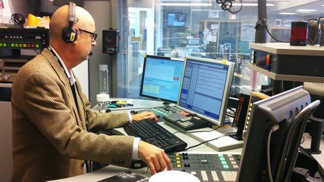 Thor-Albert Frøsland i NRK Alltid Nyheter-studio (Foto: Chris Carlsen/NRK) Thor-Albert Frøsland i NRK Alltid Nyheter-studio (Foto: Chris Carlsen/NRK)